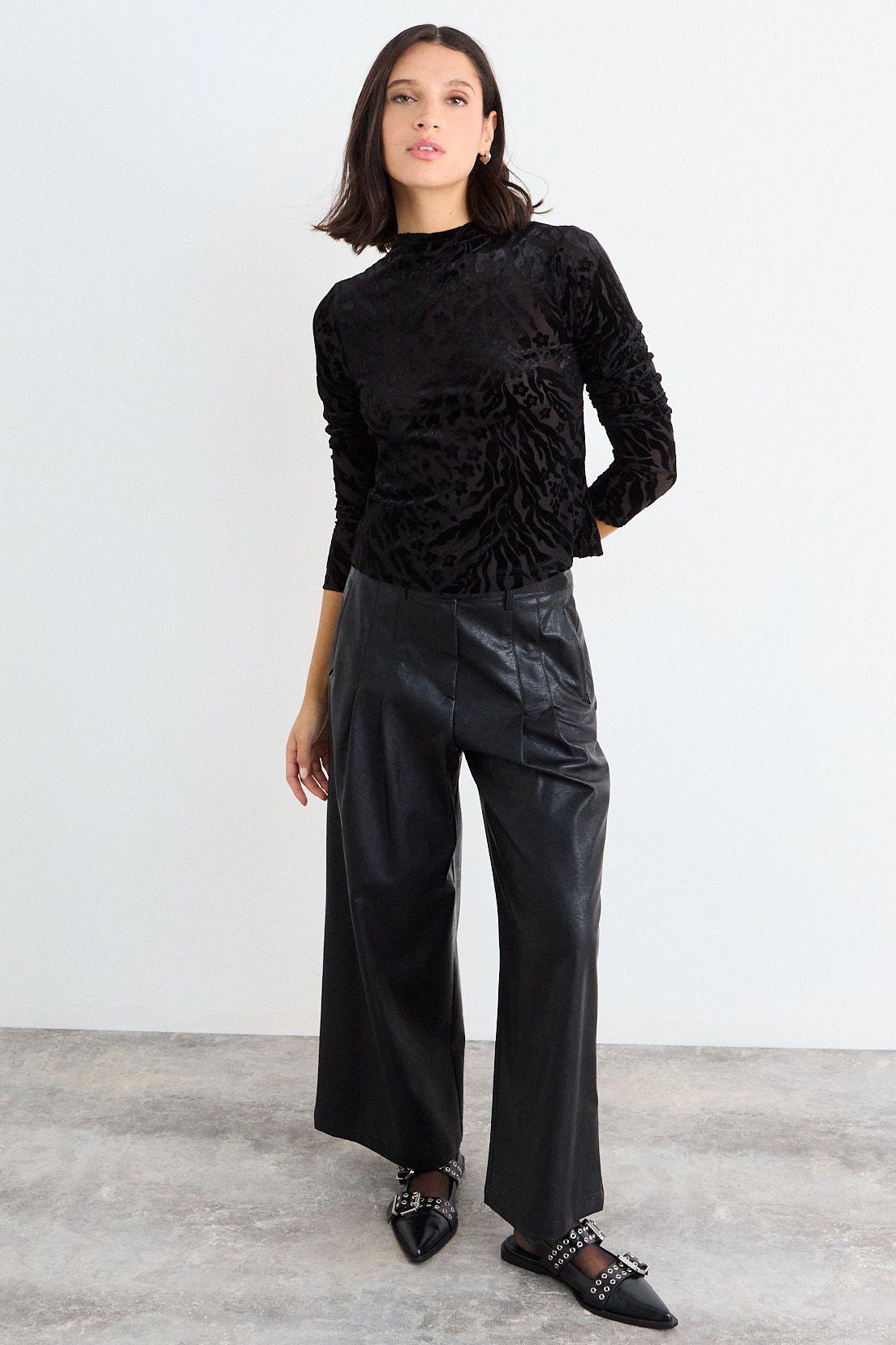 Polera Fantasia Negro iO 14320126056102-4