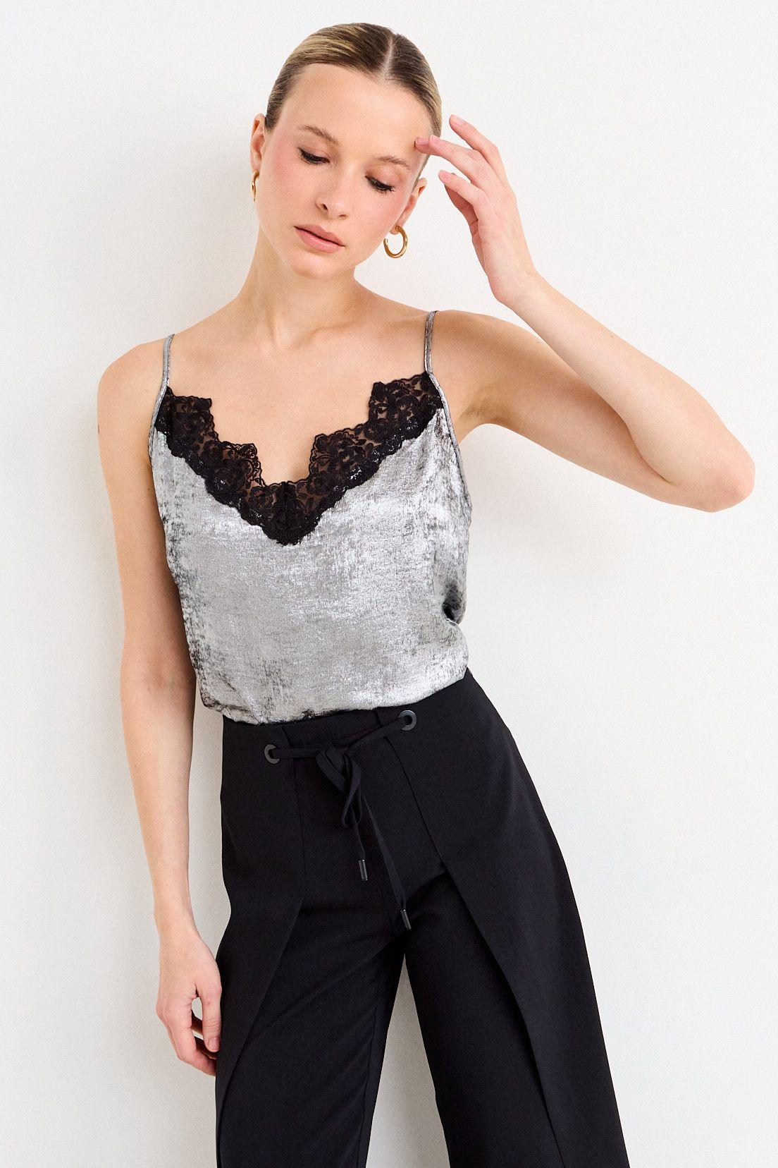 Blusas Sin Manga Negro Ash 14007226008102-2