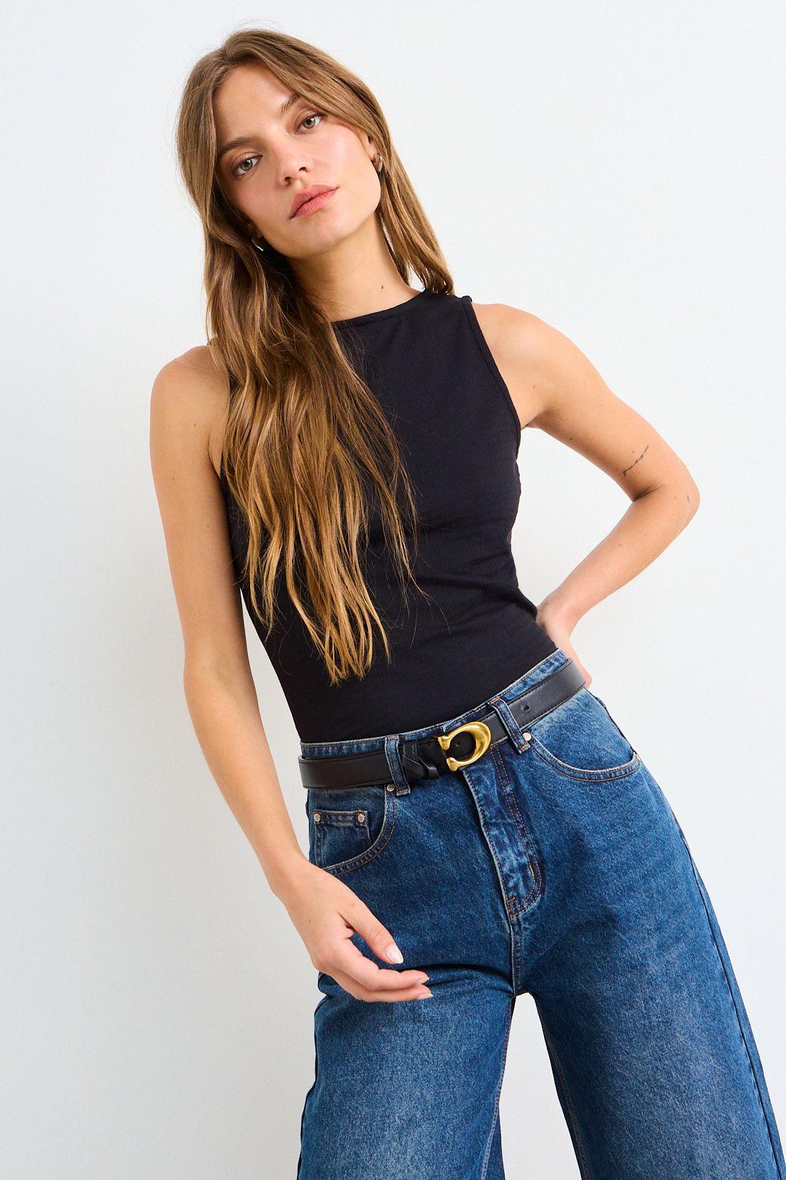 Polera Sin Mangas Lisa Negro iO 14204225101102-1