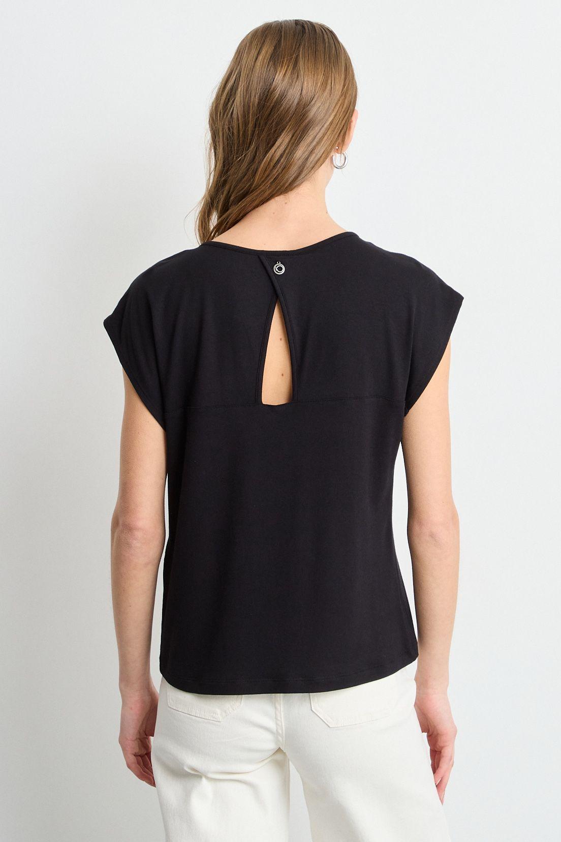 Polera Manga Corta Negro iO 14620225054102-3