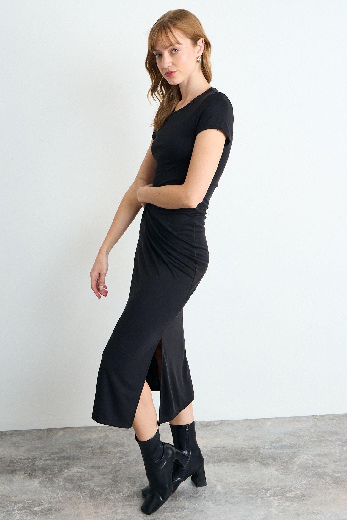 Vestido Liso Largo Negro iO 13420126002102-4