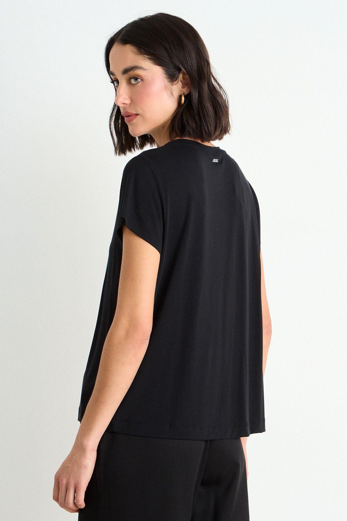 Polera Estampada Manga Corta Negro Ash 14607126001102-2