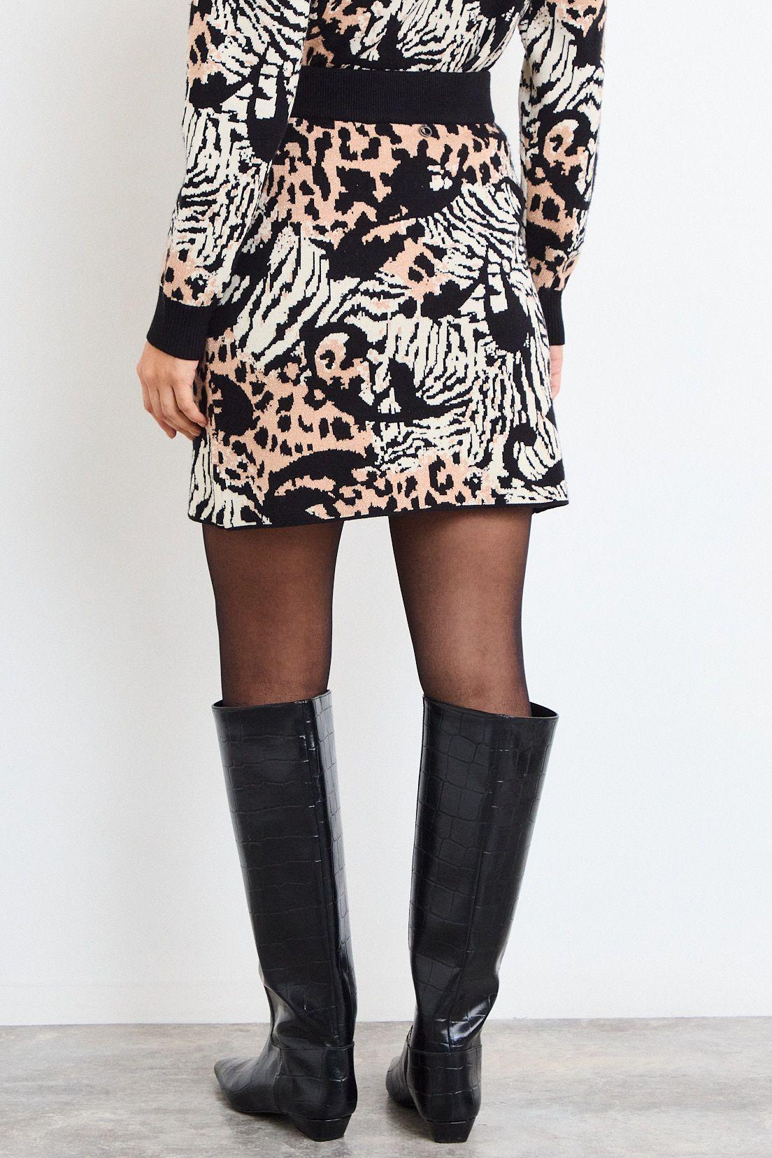 Falda Jacquard Negro iO 12120126053102-3