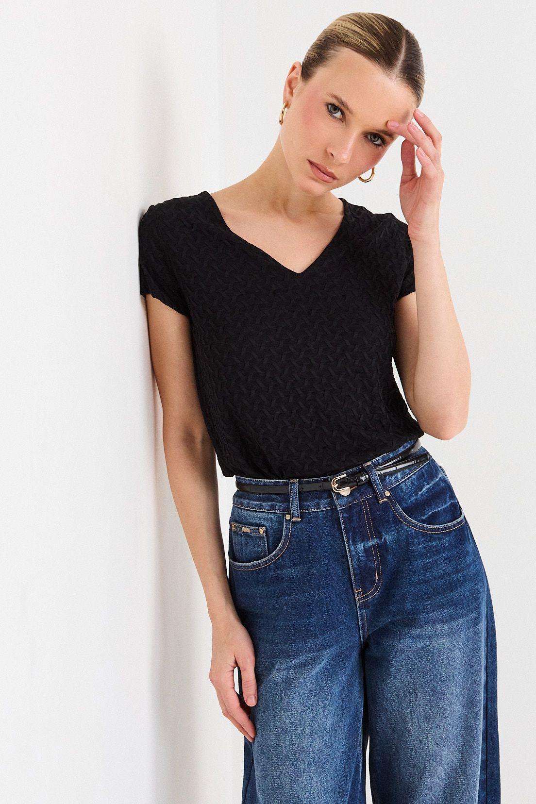 Polera Manga Corta Negro Ash 14207226004102-1