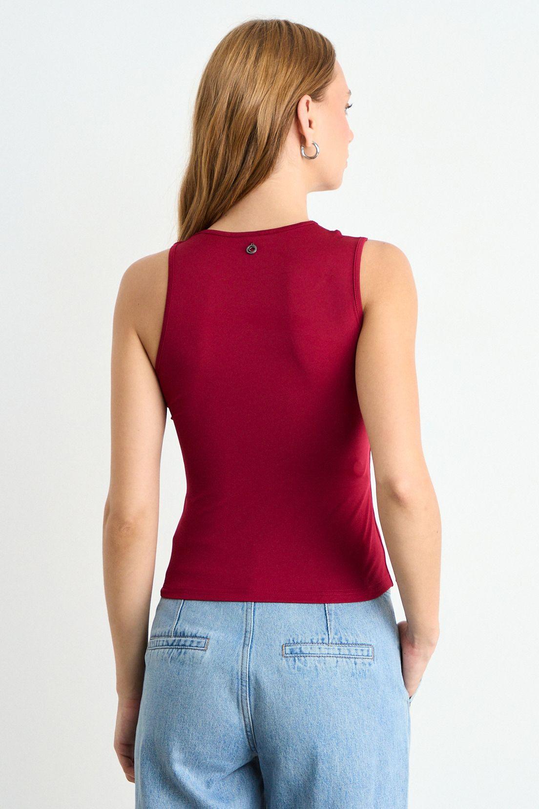 Polera Lisa Burdeos iO 14220126052112-2