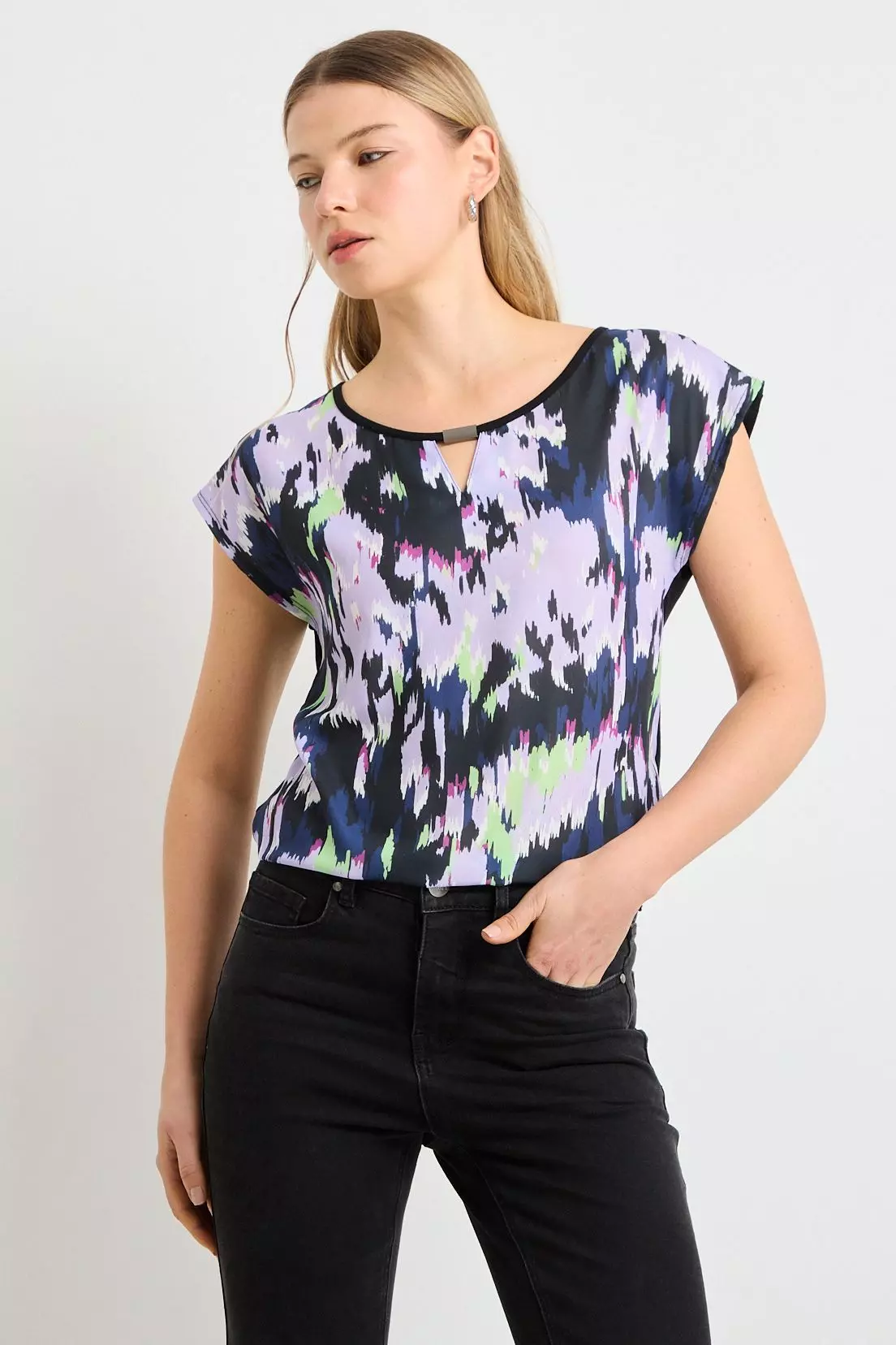Polera Negro Ash 14304225070102-1