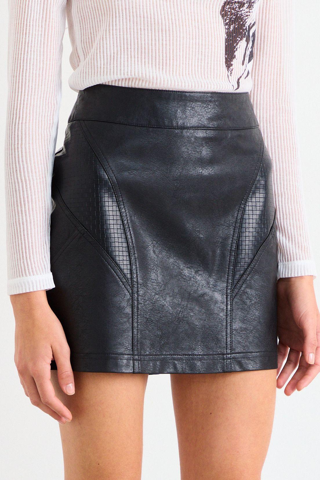 Falda Lisa Negro iO 12020126005102-2