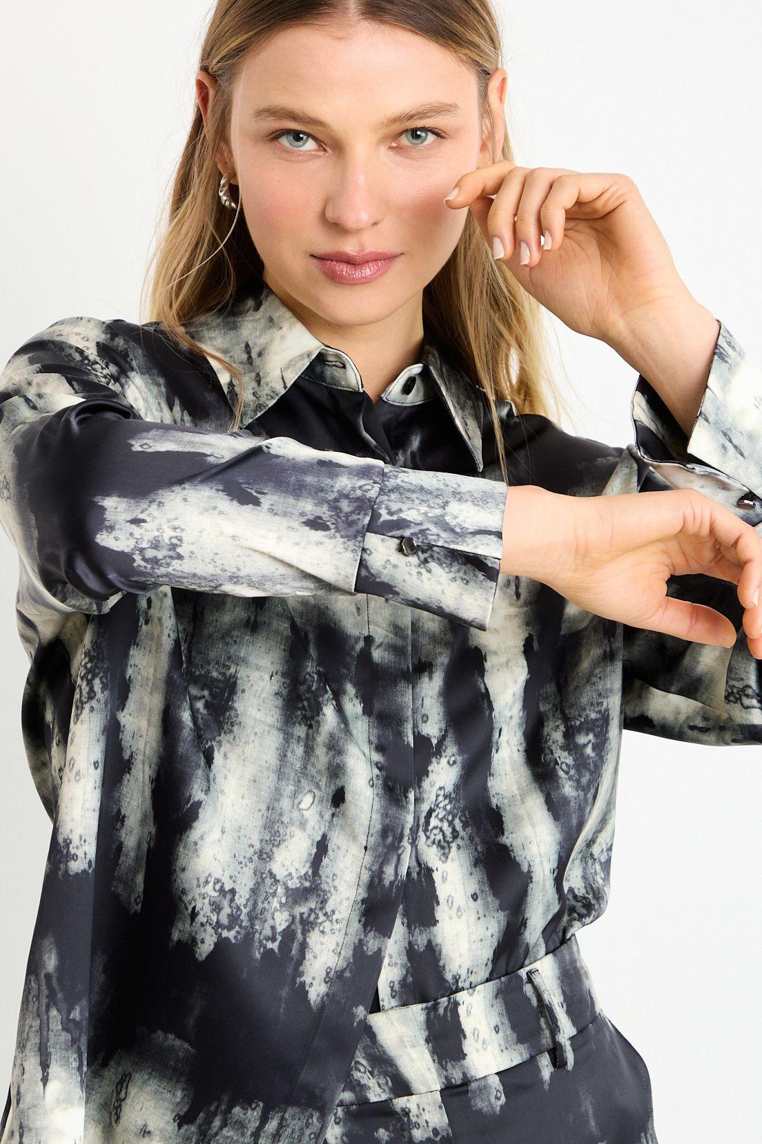 Blusas Manga Larga Negro Ash 14107225054102-1