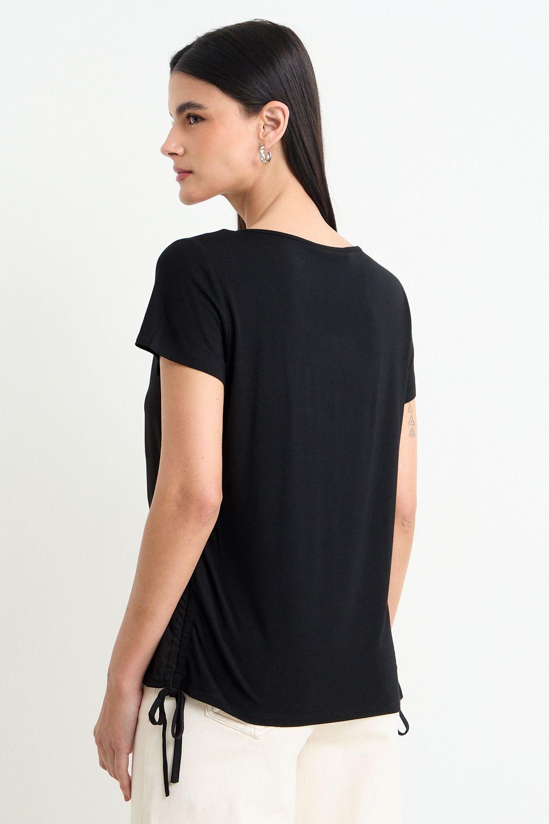 Polera Estampada Negro Ash 14604225072102-2