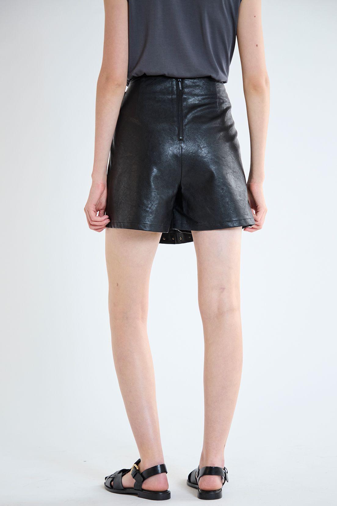 Short Liso Negro iO 11220125001102-2