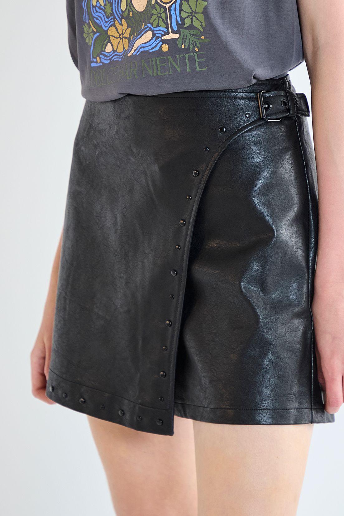 Short Liso Negro iO 11220125001102-3