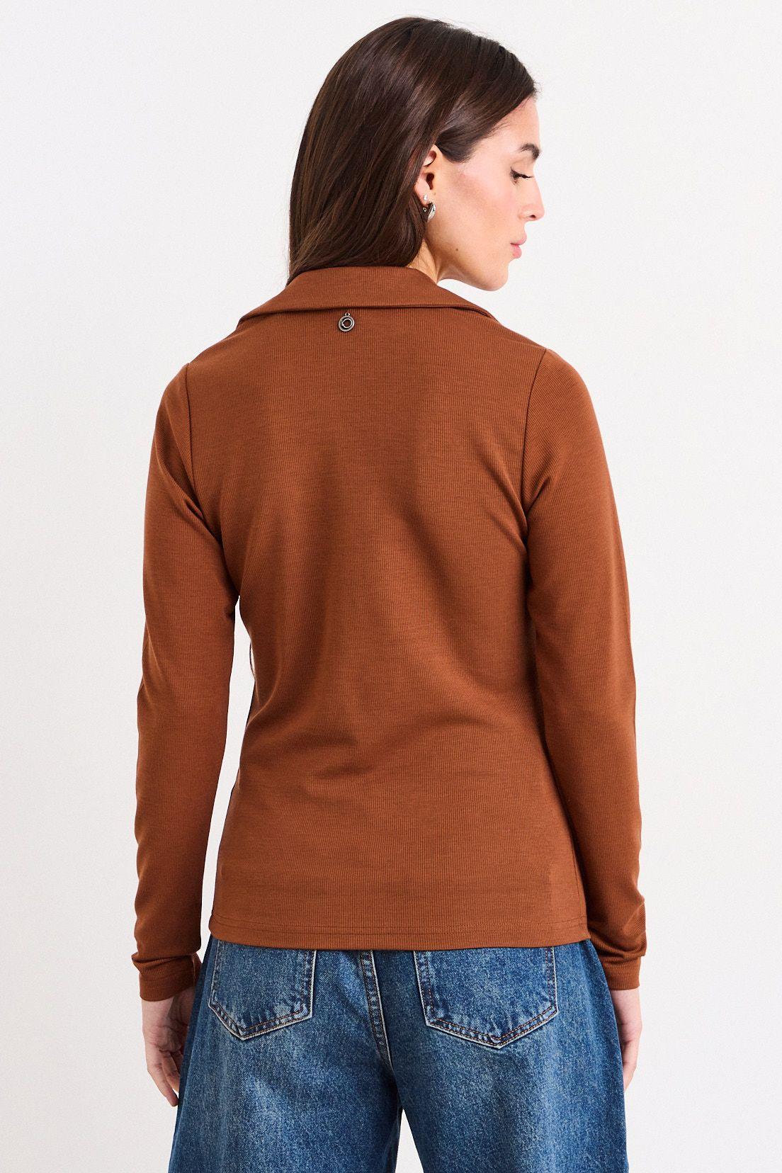 Polera Lisa Café iO 14220226051129-2