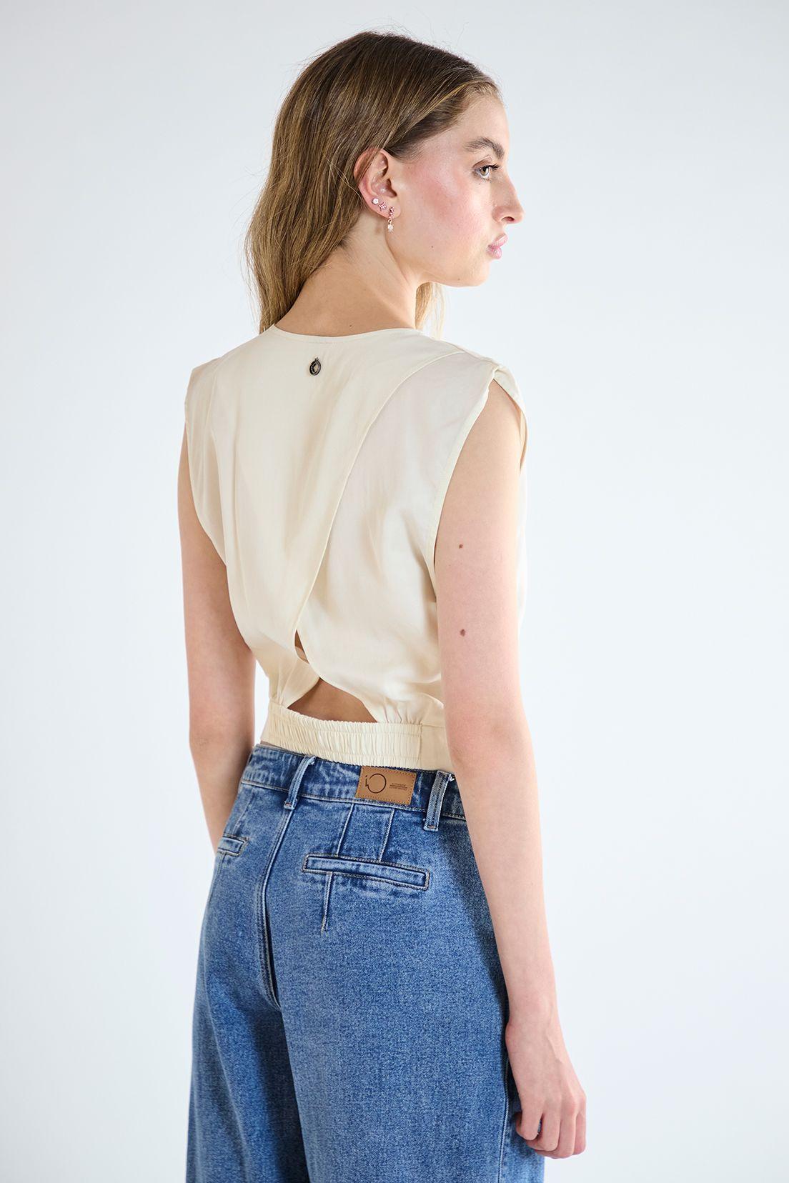 Blusa Lisa Beige iO 14020125003106-3