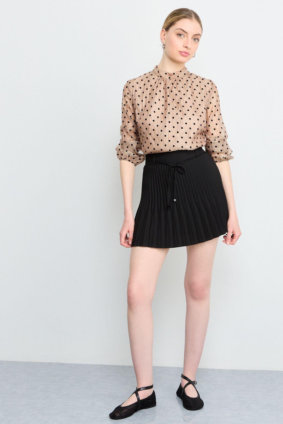 Falda Corta Negro iO 12020225051102-0
