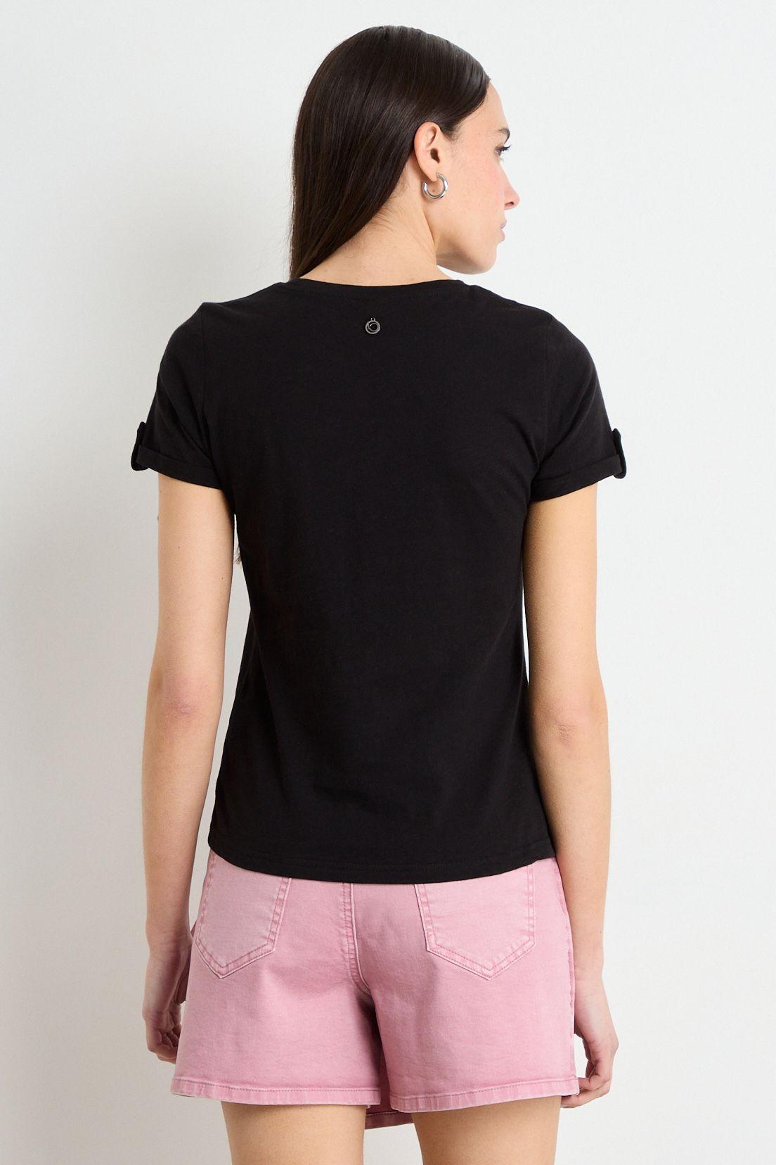 Polera Manga Corta Negra iO 14620225005102-3