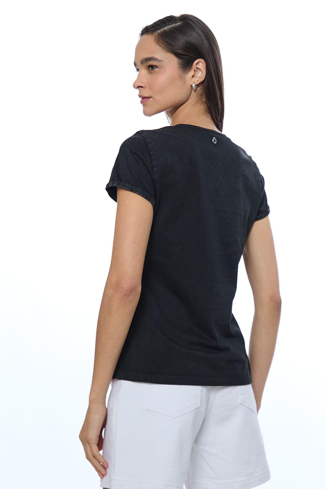 Polera Estampada Negro iO 14620224005102-3