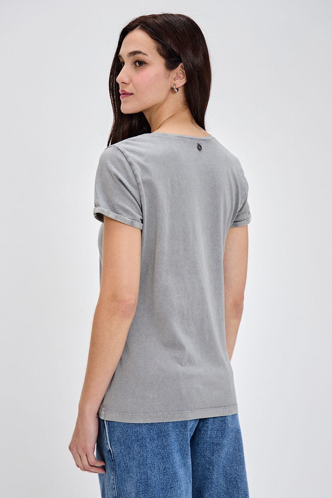 Polera Estampada Gris iO 14620224005113-3