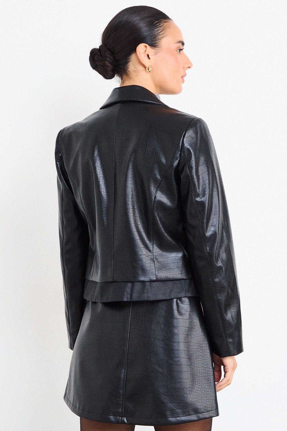 Blazer Liso Negro iO 16020126066102-2