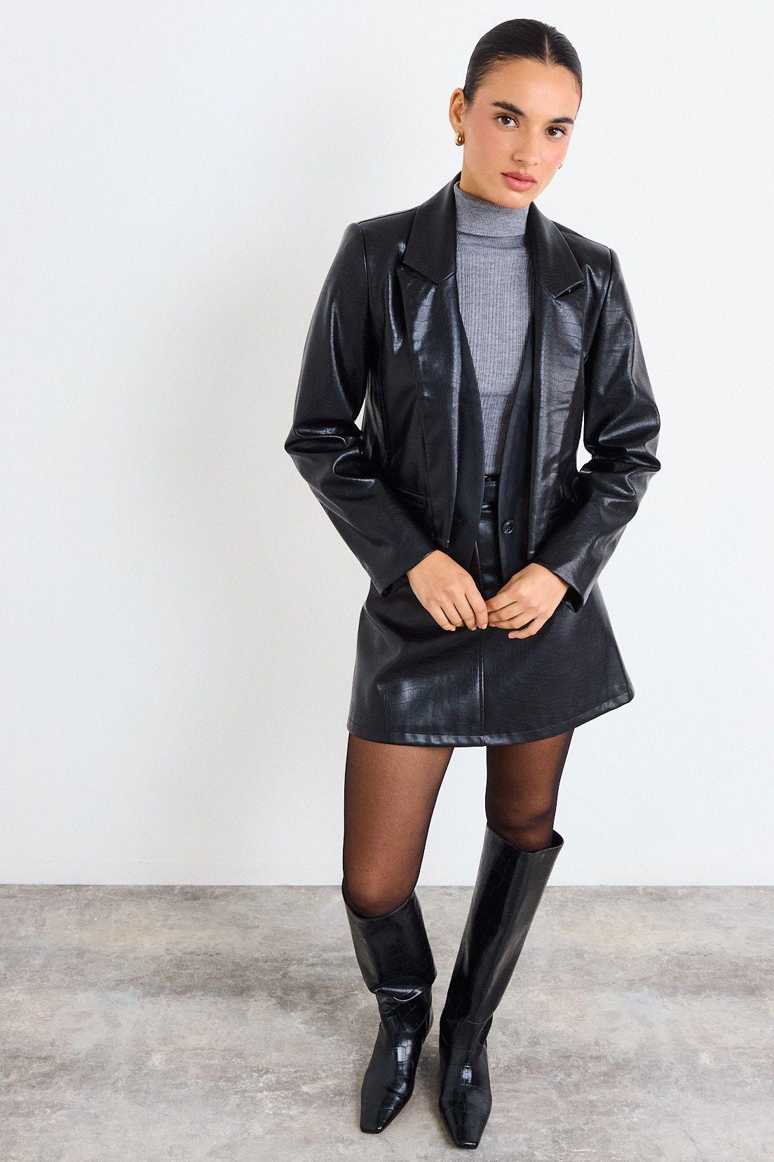 Blazer Liso Negro iO 16020126066102-3