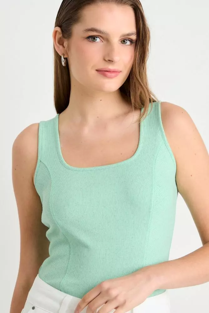 Polera Lisa Verde iO 14220225071217-1