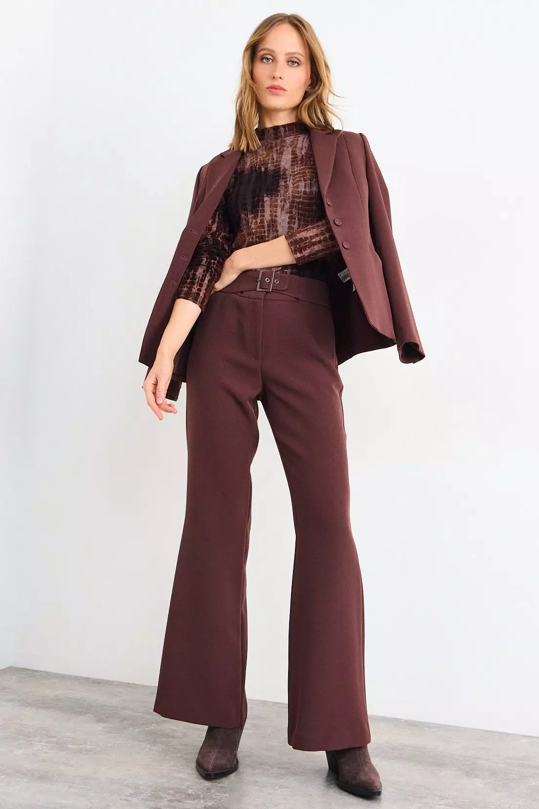 Pantalon Liso Café iO 11020126011109-0