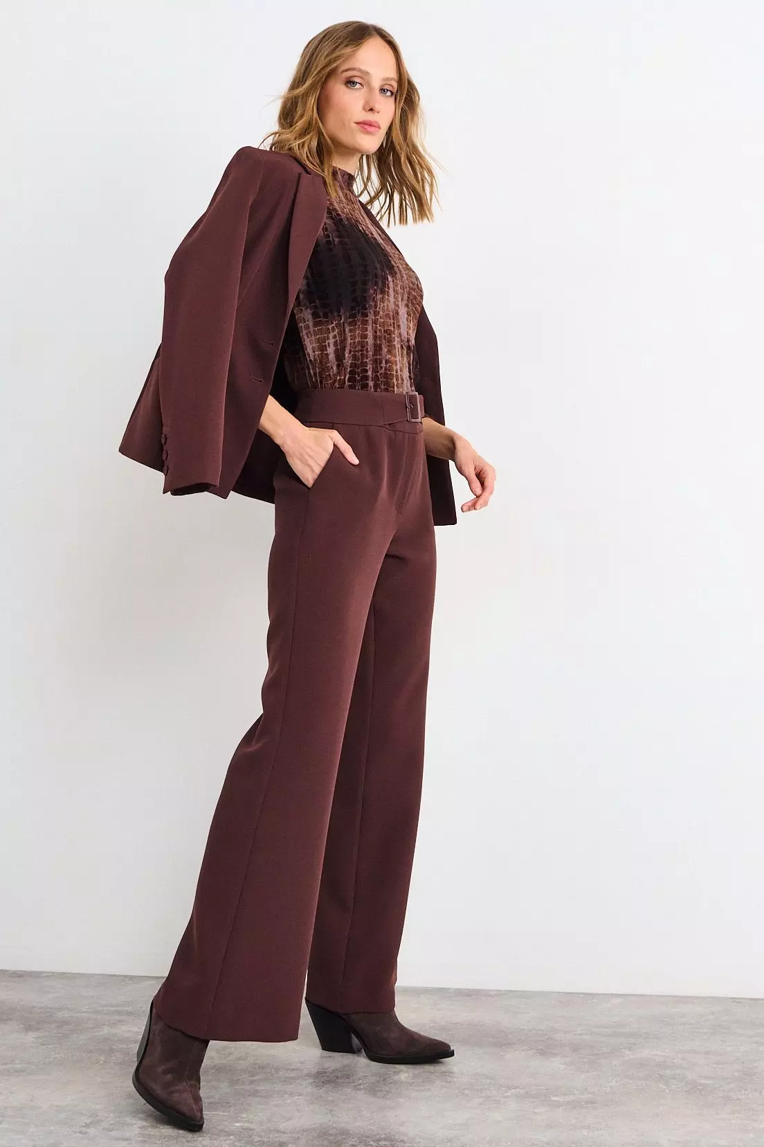 Pantalon Liso Café iO 11020126011109-4