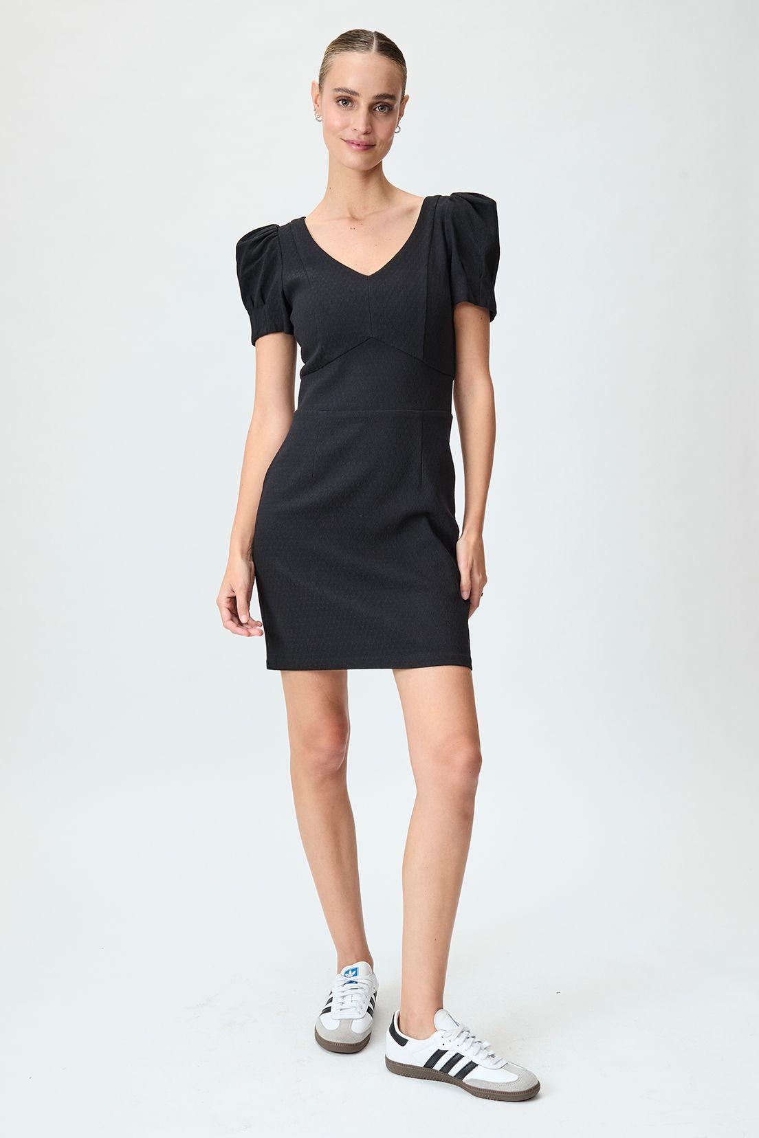 Vestido Liso Negro iO 13020125003102-0