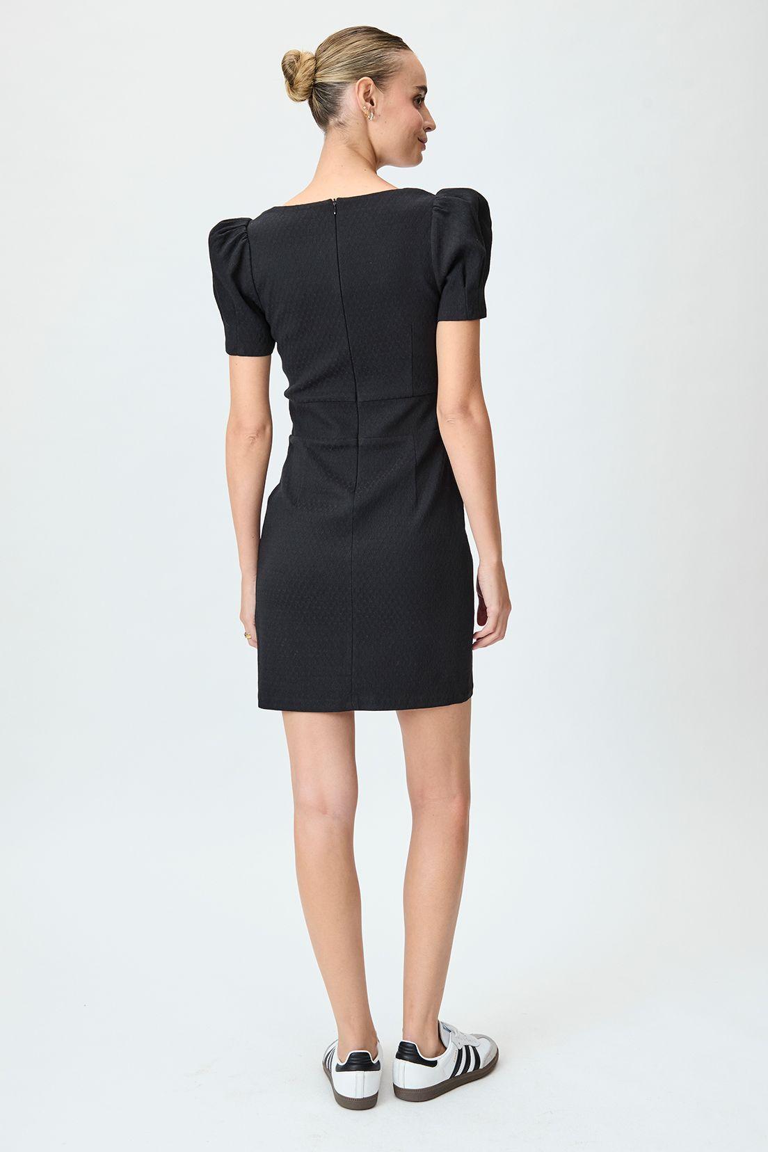 Vestido Liso Negro iO 13020125003102-4