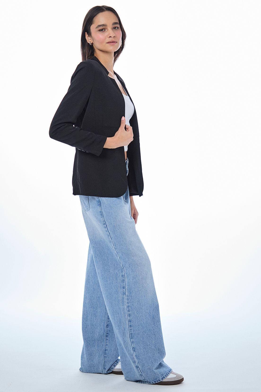 Blazer Liso Negro iO 16020224064102-2