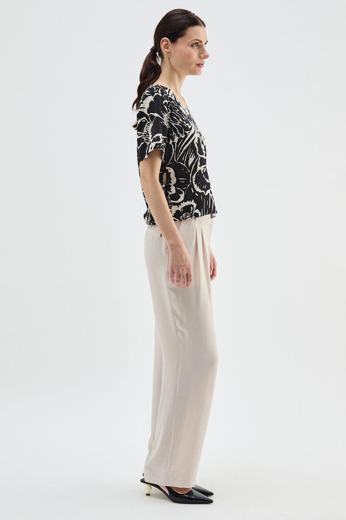 Blusa Estampada Con Amarras Costado Negro Ma Griffe 14102224069102-2