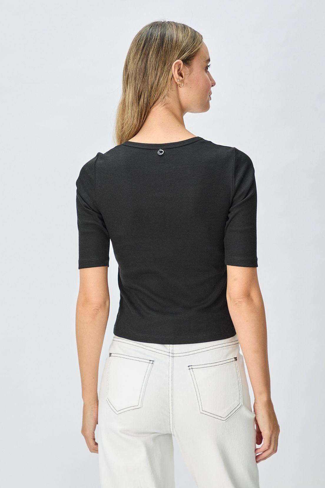 Polera Lisa Negro iO 14220125055102-2