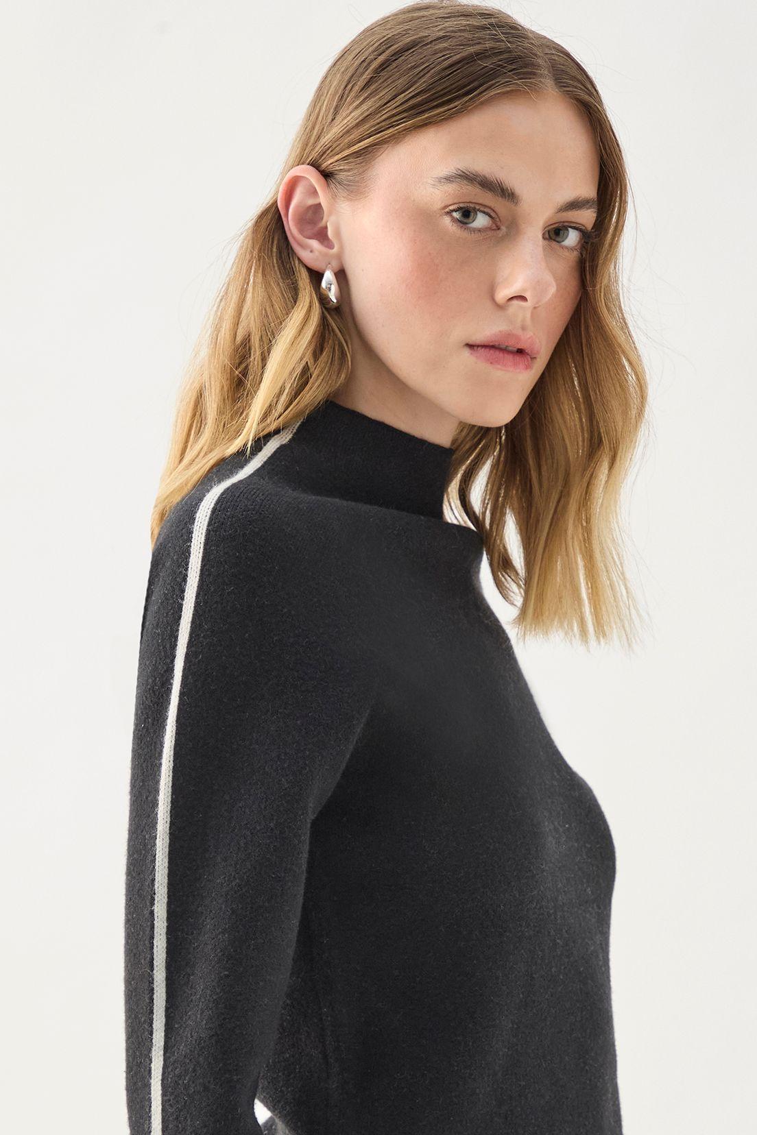 Sweater Cuello Subido Negro 18107125050102-1