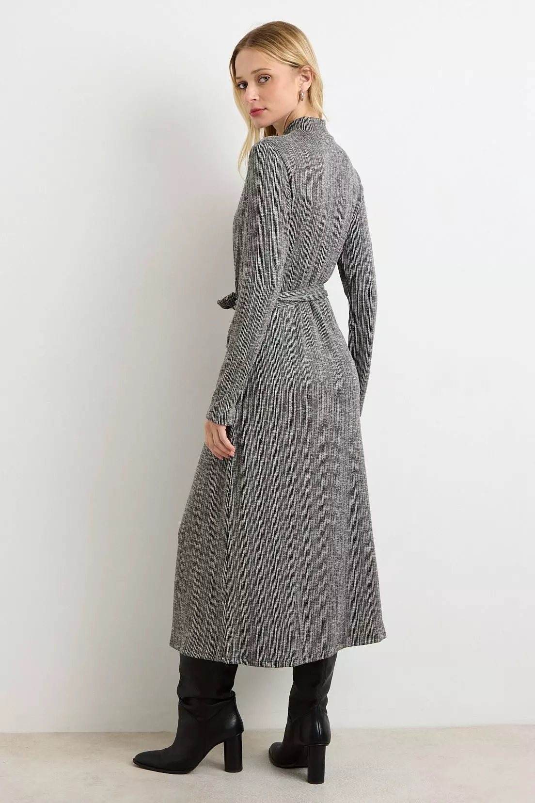 Vestido Fantasia Negro Ash 13104125001102-3