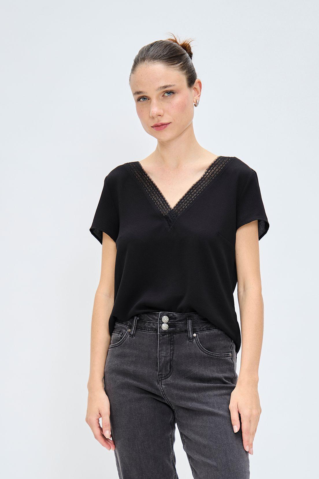 Blusa Lisa Negro iO 14020224084102-0