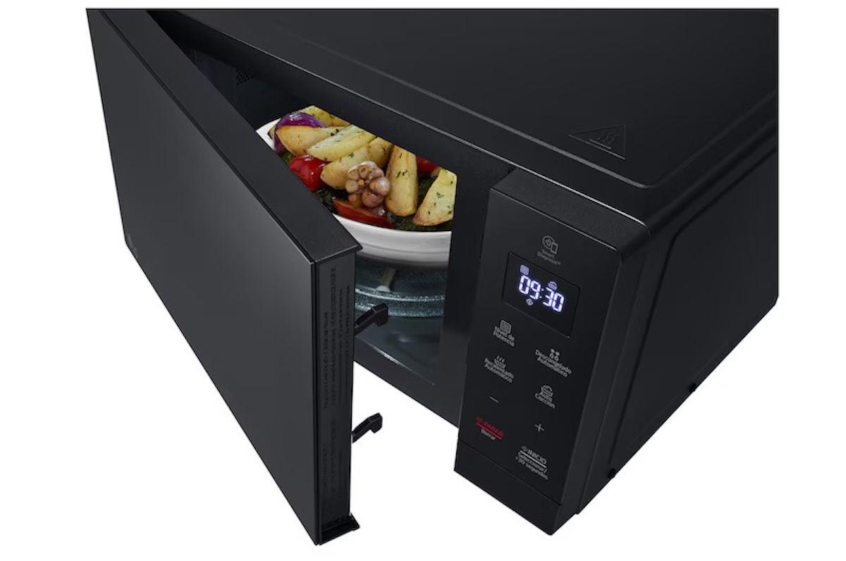Microondas LG MS3032JAS 30L NeoChef EasyClean 900W Negro-2