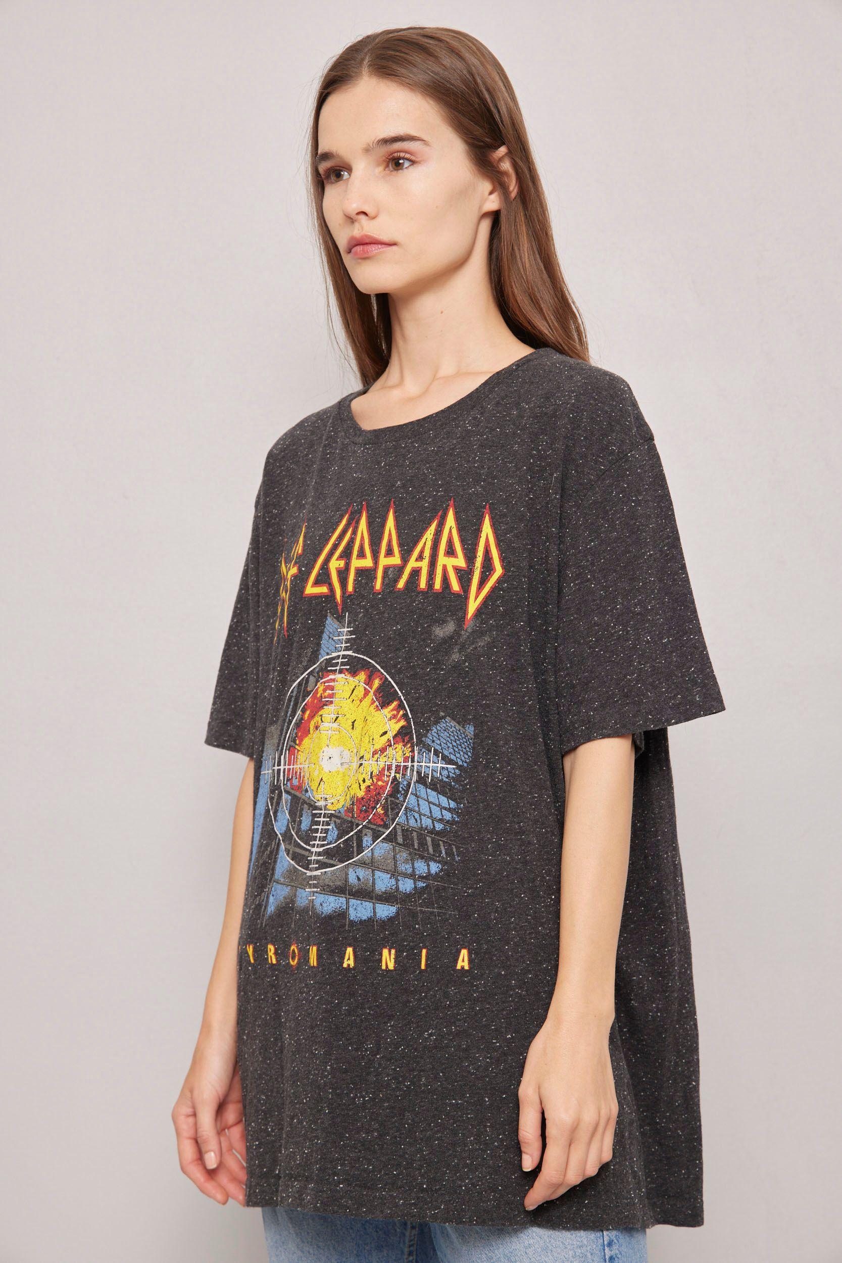 Polera casual  grafito def leppard talla 2XL-1