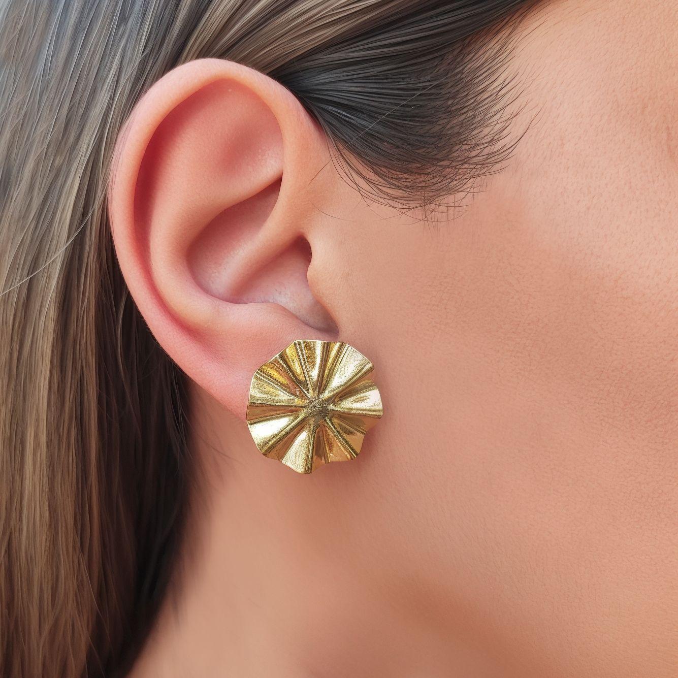 Aros Leonor Redondos Plisados Enchapado Oro 18K -2