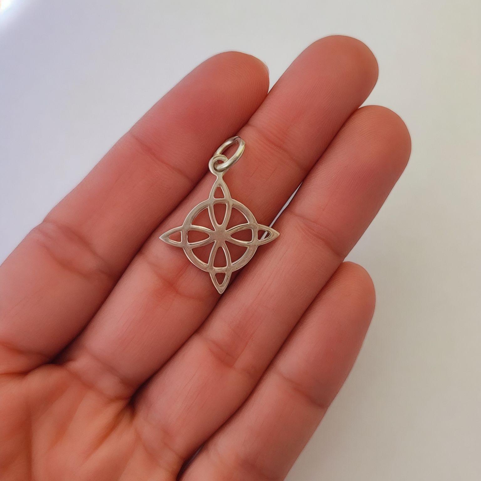 Colgante Nudo De Bruja Calado Plata Fina 925-2