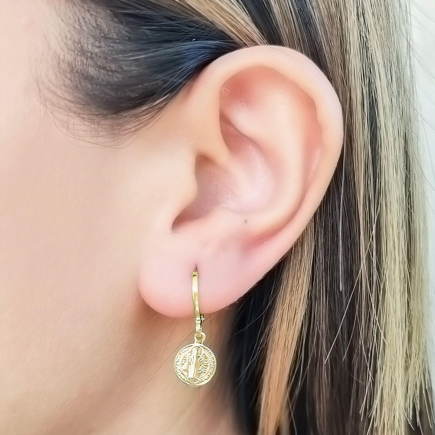 Aros Argolla Medalla San Benito Pequeña Enchapado Oro 18K-2