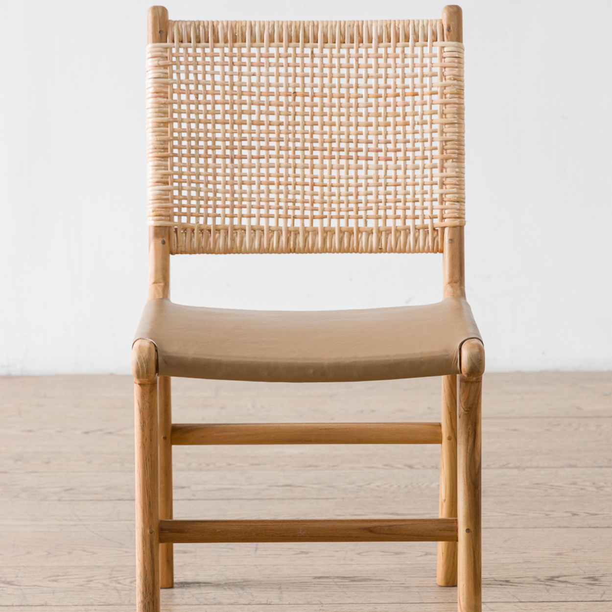 Silla Maine cuero R-2