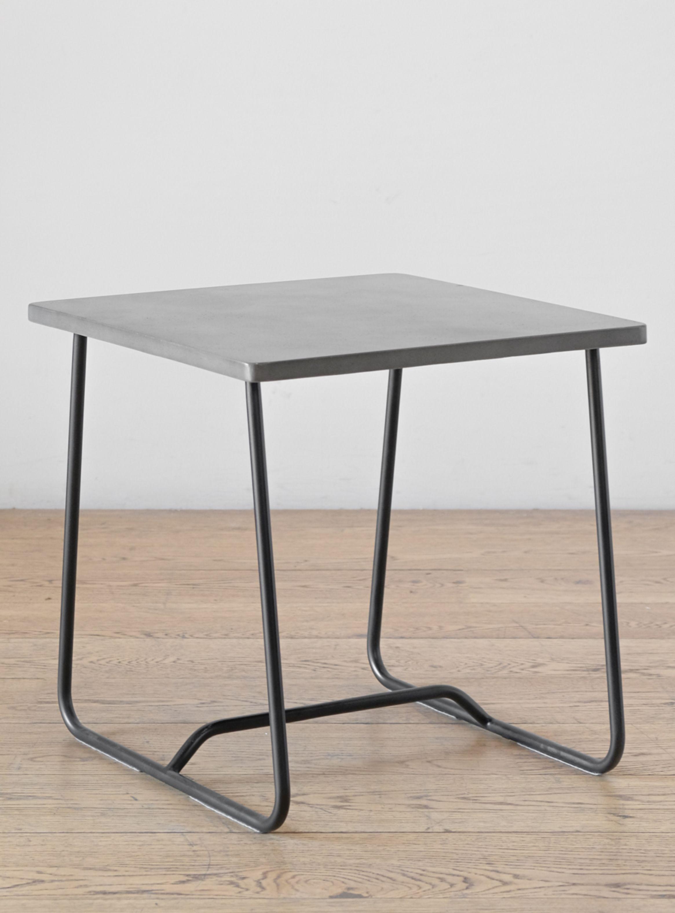 Mesa Lateral Calder-1