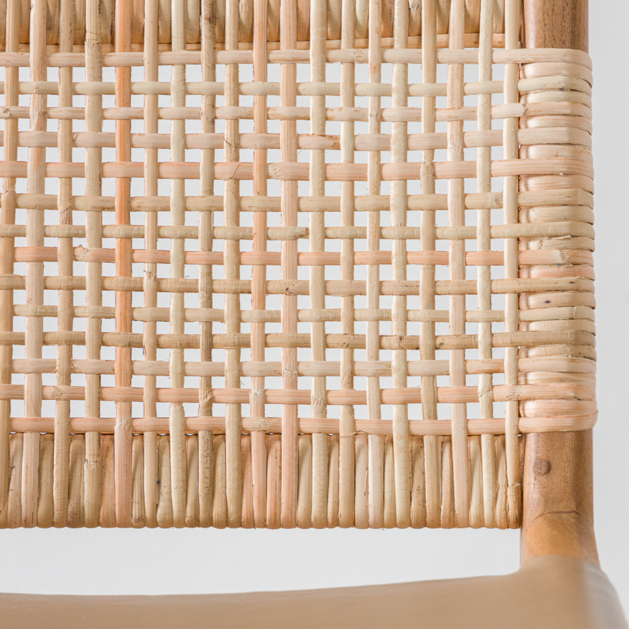 Taburete Respaldo Maine Cuero R-3