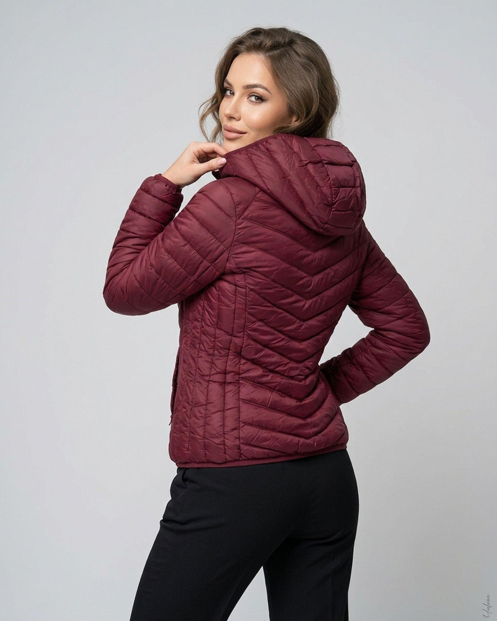 Parka Térmica Ultra Light Burdeo: Abrigo Liviano y Packable-5