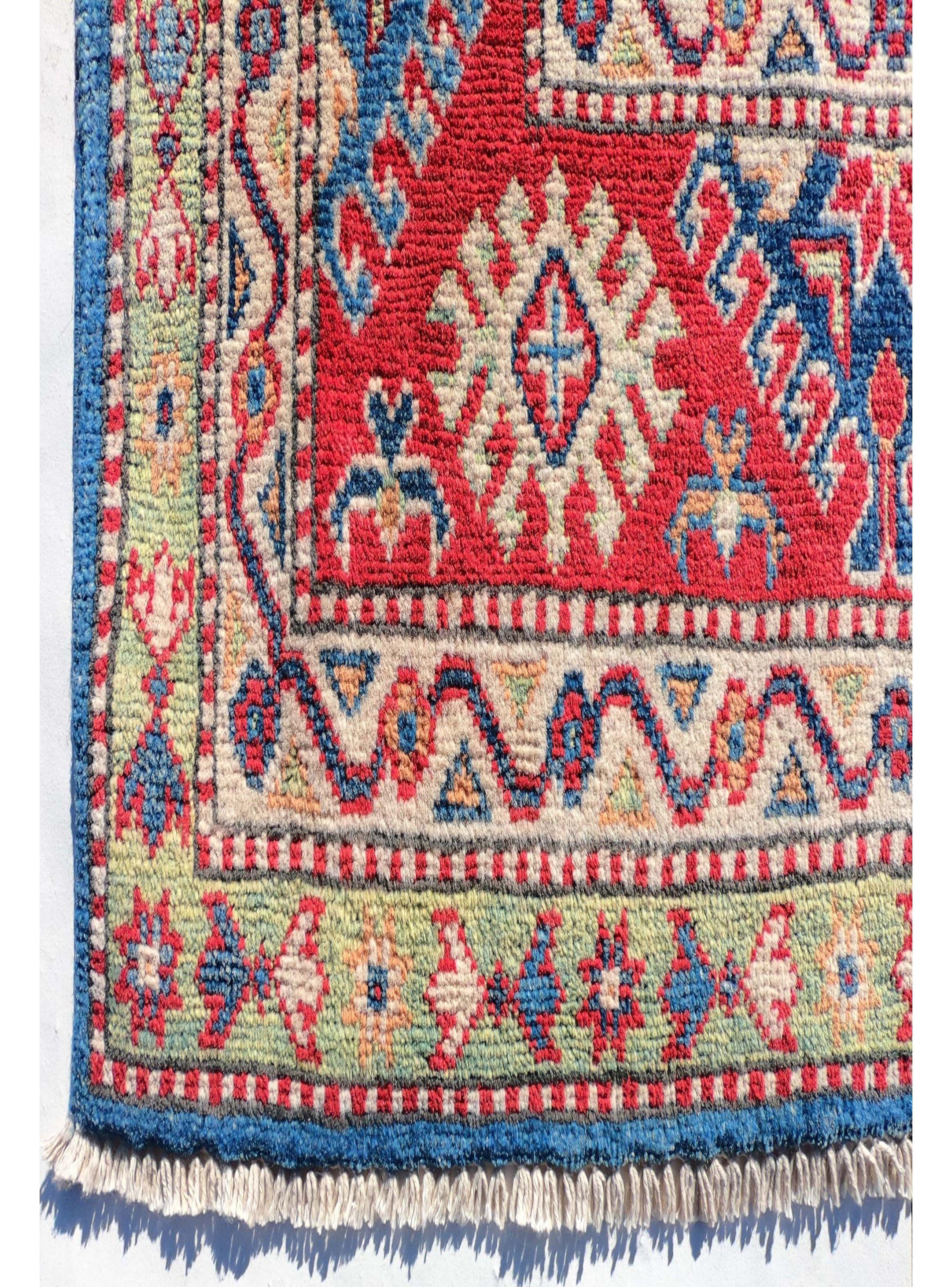 Alfombra Persa Clásica de Lana, Kazak de 2.40 x 1.70 mts., AA1003-2