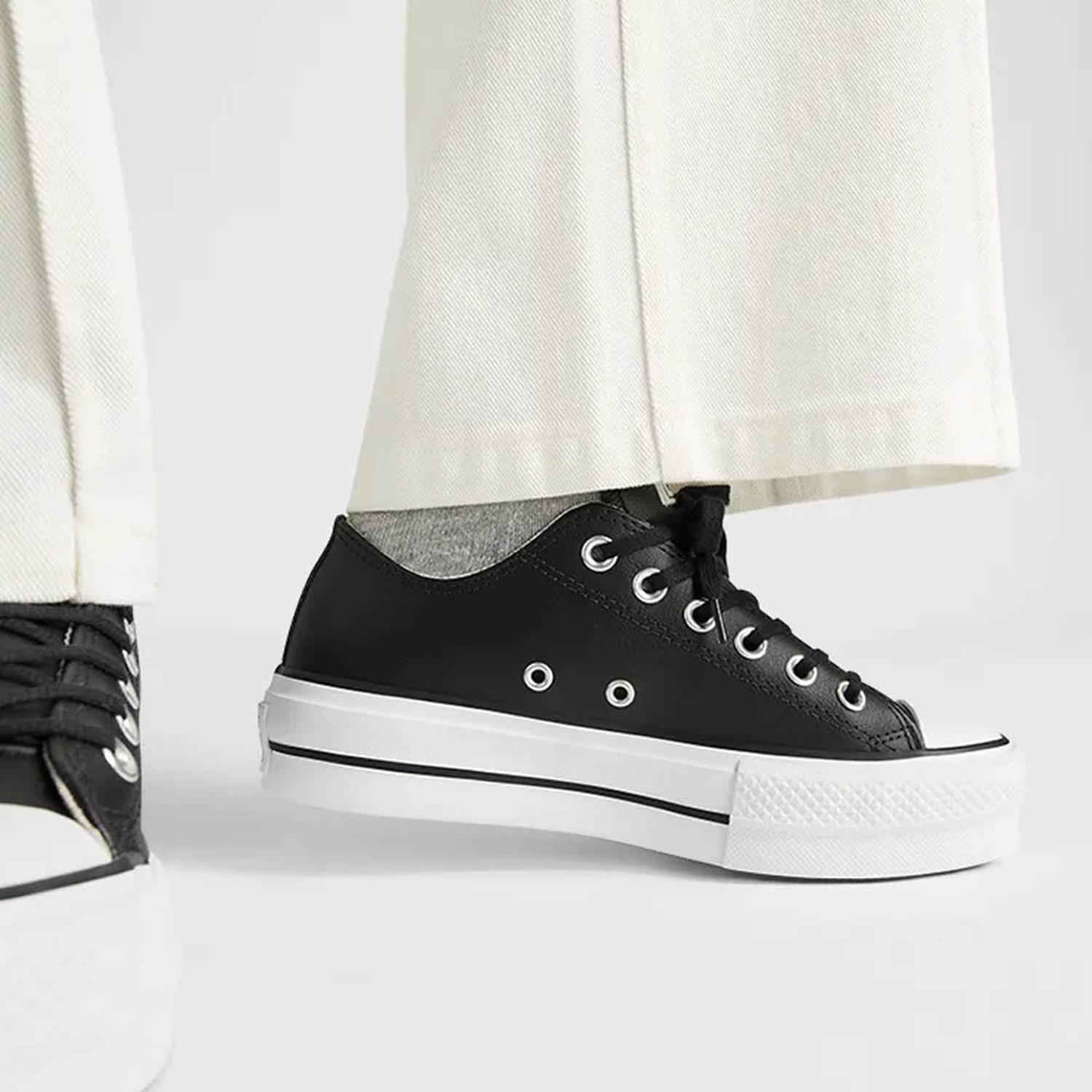 Zapatillas Converse Caña Baja Chuck Taylor All Star Lift Cuero 561681C-3