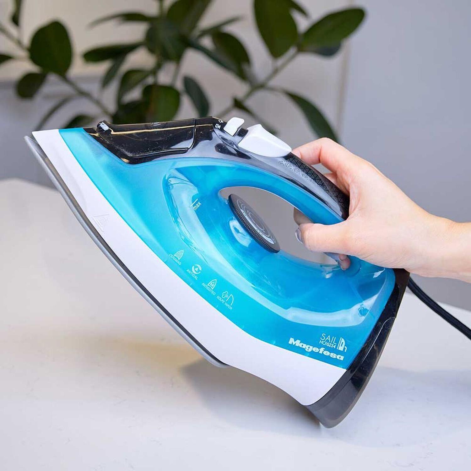 Plancha De Ropa Vapor - Magefesa MGD6234-3