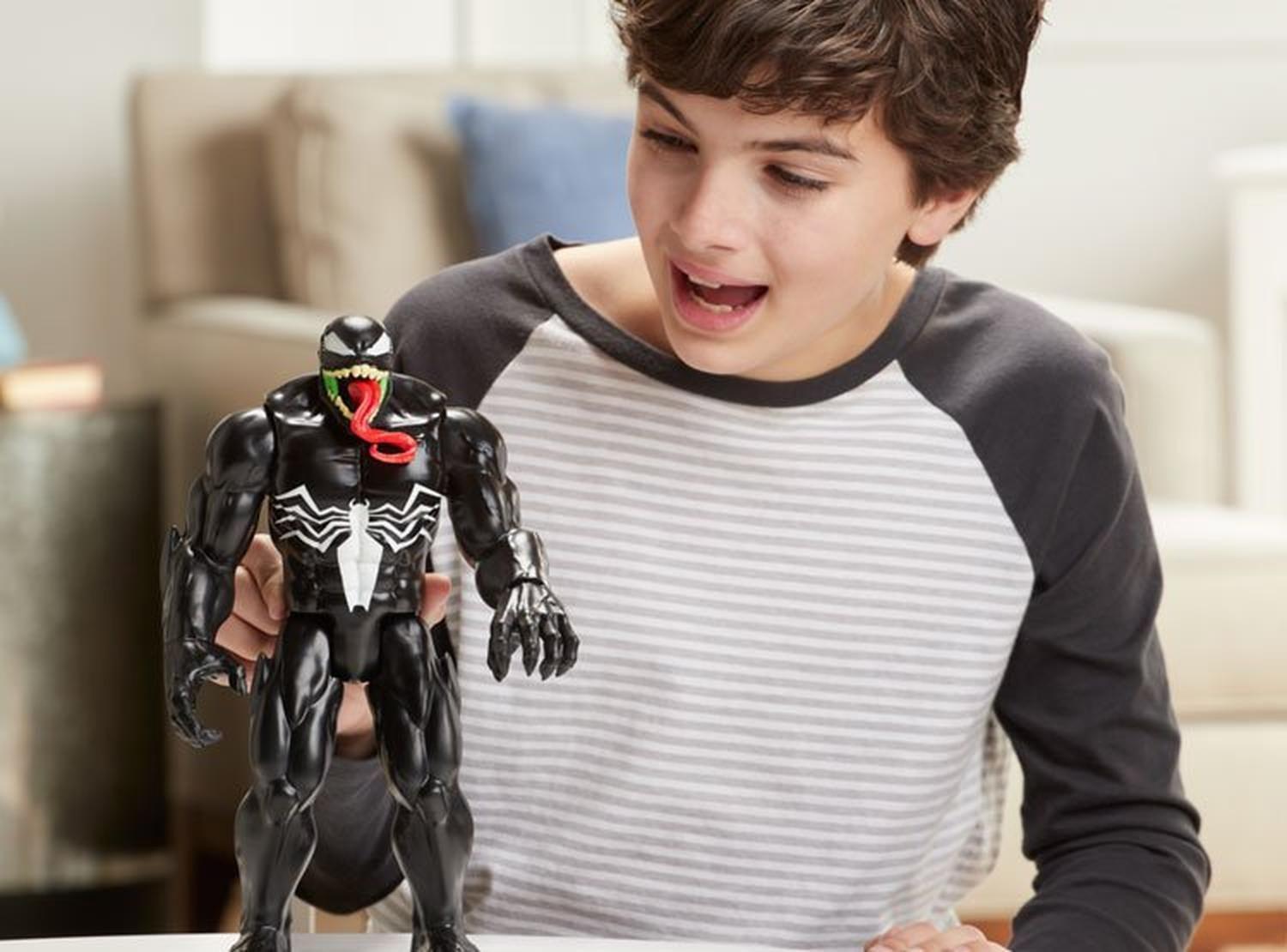 Figura Venom Articulada 30 Cms Titan Hero Series-4