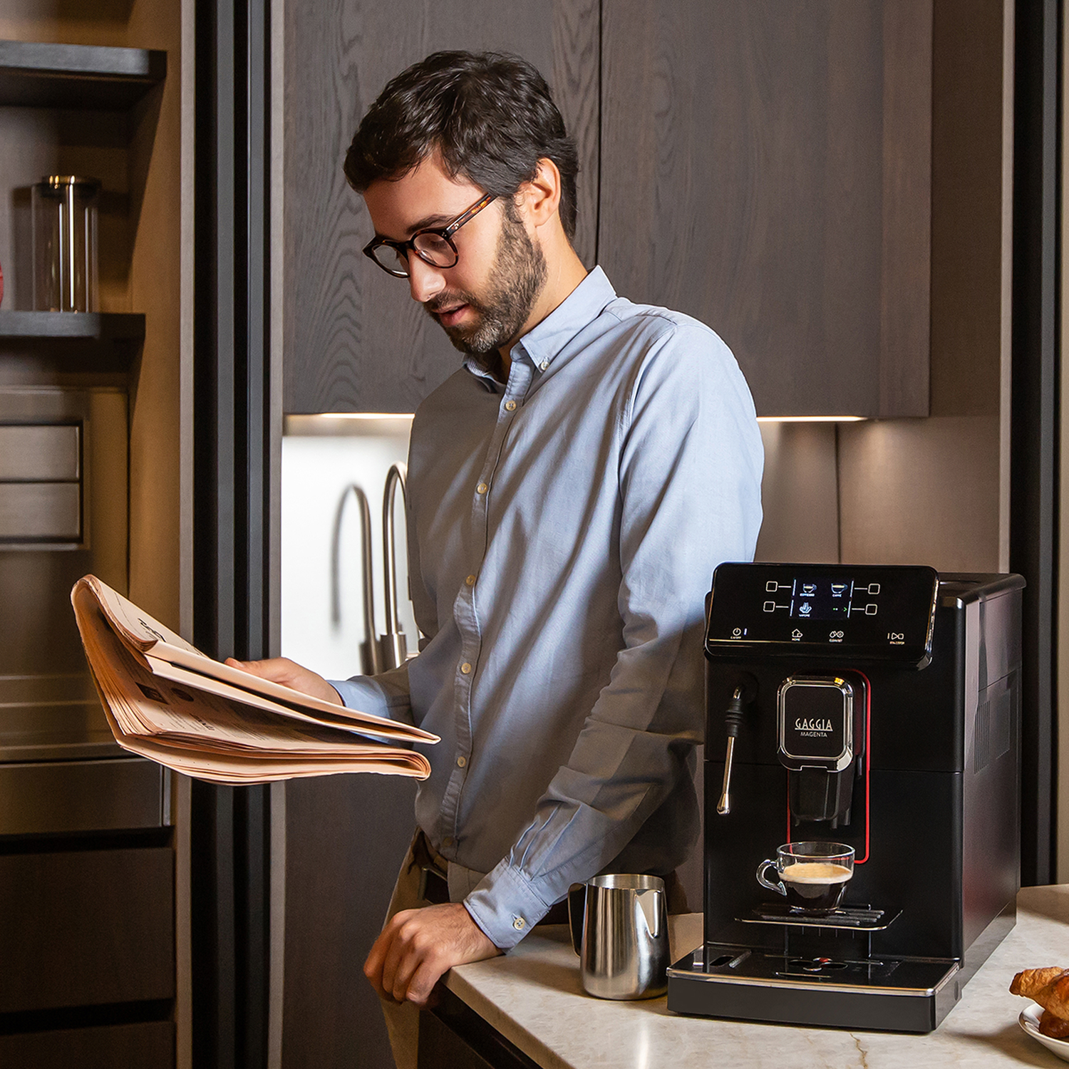Cafetera Superautomática Magenta Plus con Molino Integrado-2