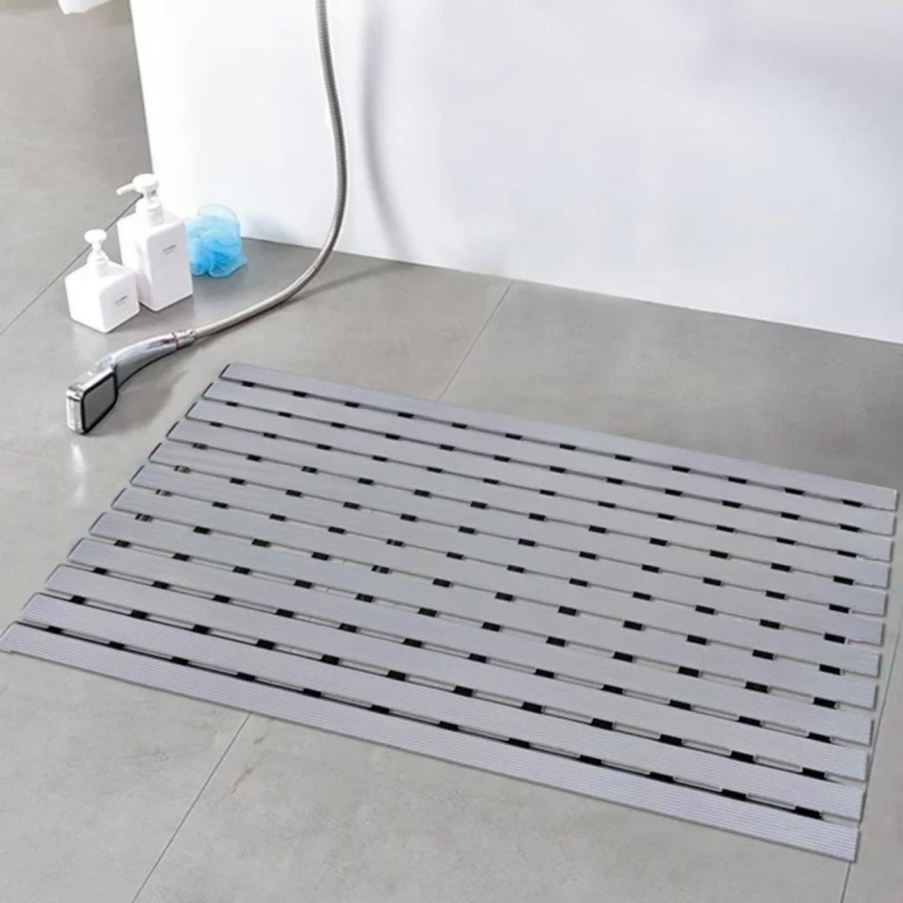 Mat Piso PVC Spa y Zonas Húmedas 91 cm x 1,3 mt Gris Qrubber-2