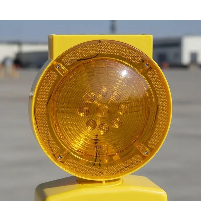 Lámpara Solar Destellante Ambar (amarilla) Qrubber-2